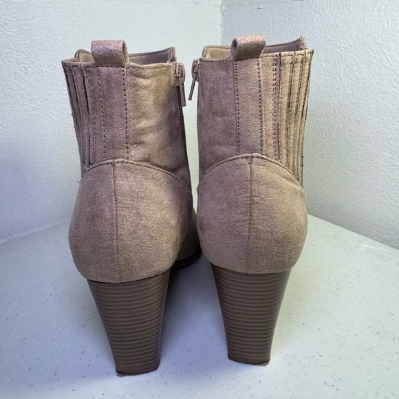 Just Fab Women's Brown Faux Suede Zip Pointed Toe Olwen Booties Size 8 - Picture 4 of 8